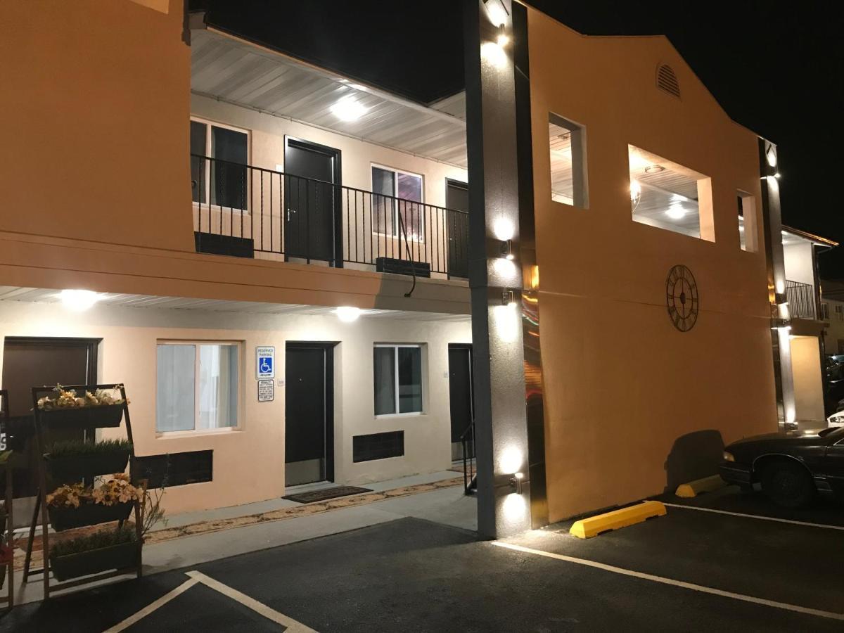 The Carasaljo Motel Лейкууд Екстериор снимка