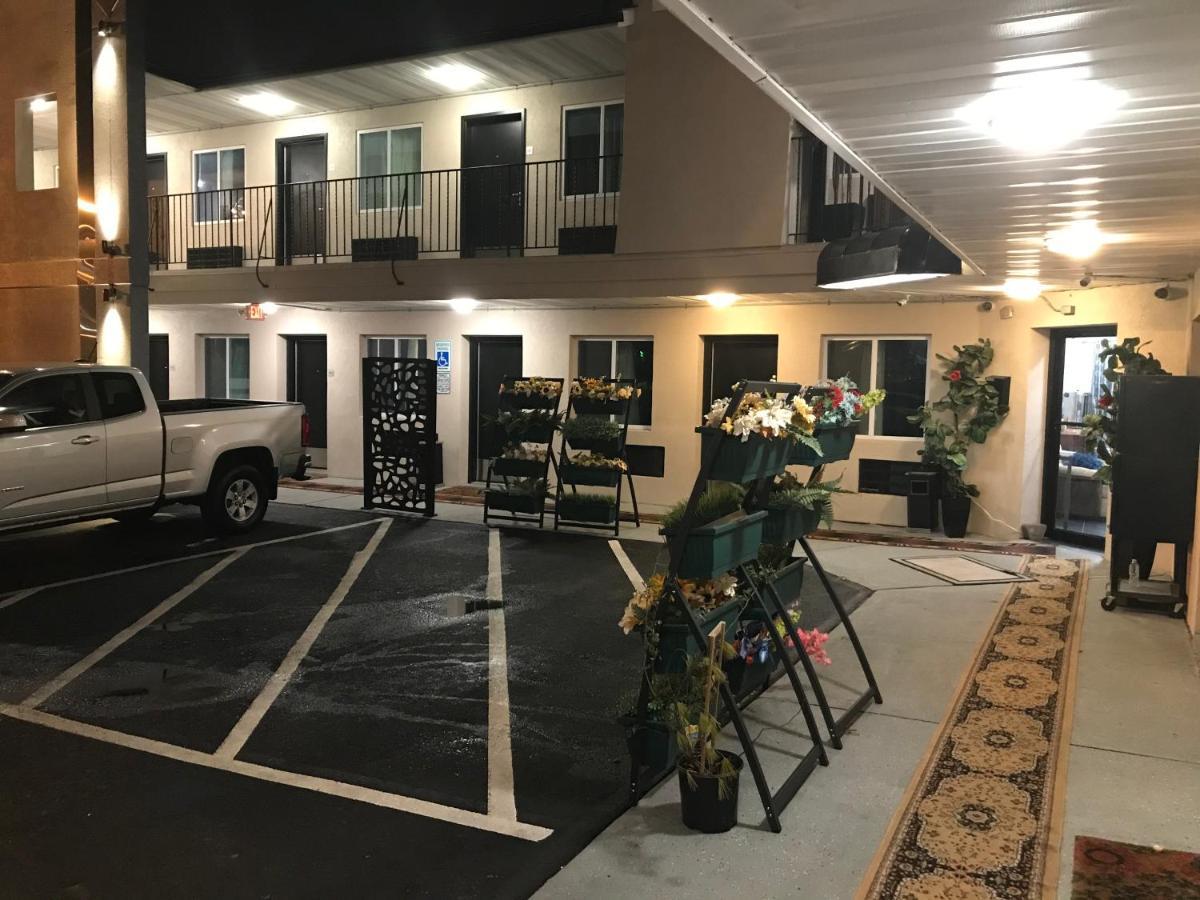 The Carasaljo Motel Лейкууд Екстериор снимка